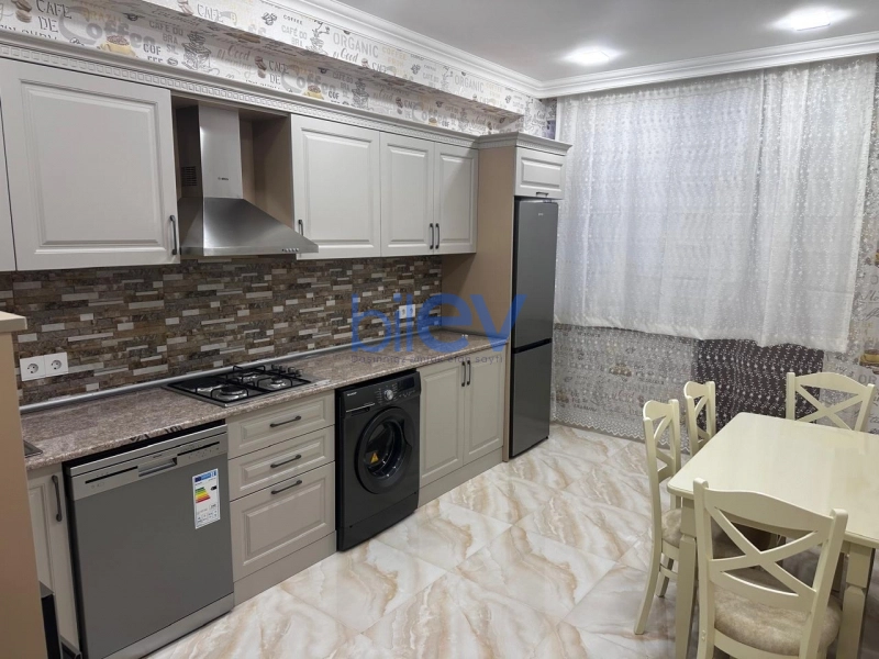 Aylıq Kirayə 3 otaqlı Yeni Tikili bina evi  112m², Bakı