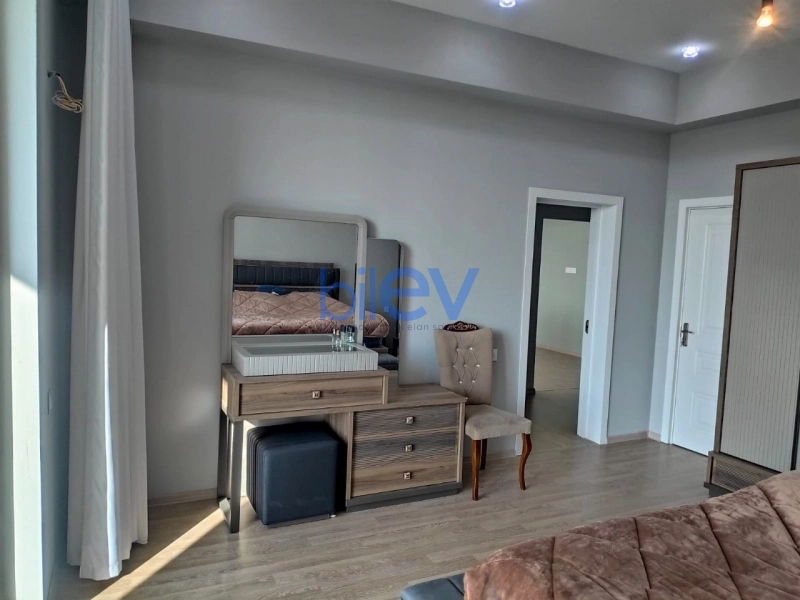 Aylıq Kirayə 4 otaqlı Yeni Tikili bina evi  160m², Bakı