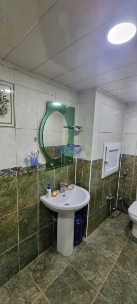 Satış 5 otaqlı Köhnə Tikili bina evi  110m², Bakı
