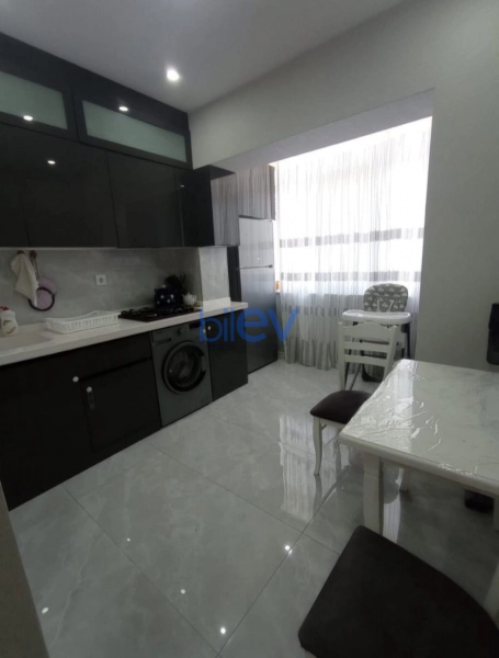 Aylıq Kirayə 2 otaqlı Köhnə Tikili bina evi  70m², Bakı