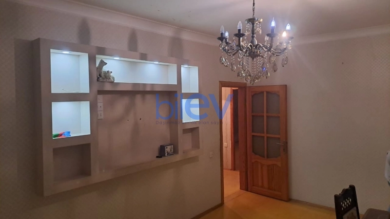 Aylıq Kirayə 3 otaqlı Köhnə Tikili bina evi  80m², Bakı