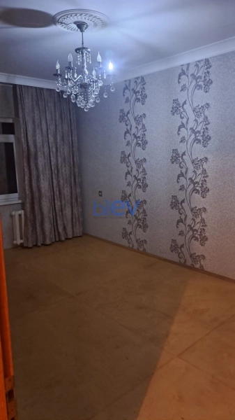 Aylıq Kirayə 3 otaqlı Köhnə Tikili bina evi  80m², Bakı