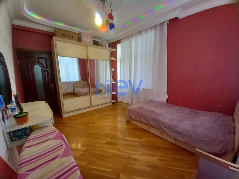 Aylıq Kirayə 3 otaqlı Yeni Tikili bina evi  125m², Bakı