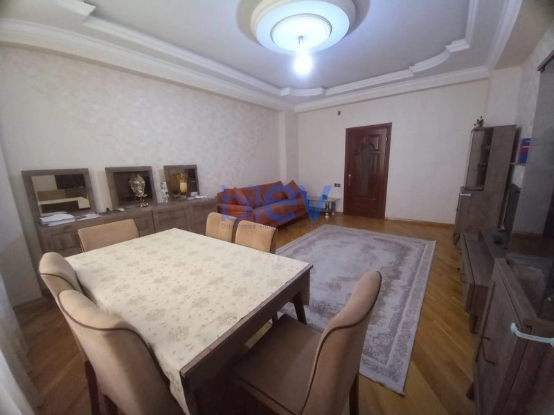 Aylıq Kirayə 3 otaqlı Yeni Tikili bina evi  125m², Bakı
