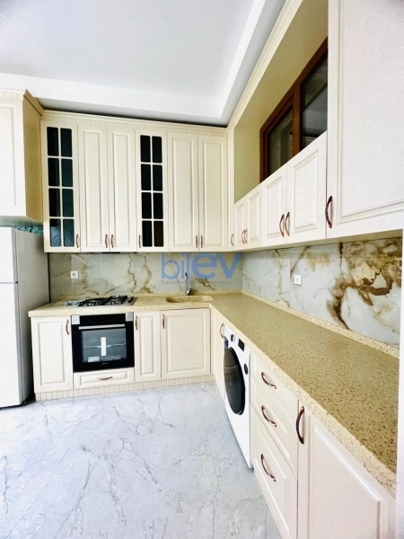 Aylıq Kirayə 2 otaqlı Yeni Tikili bina evi  130m², Bakı