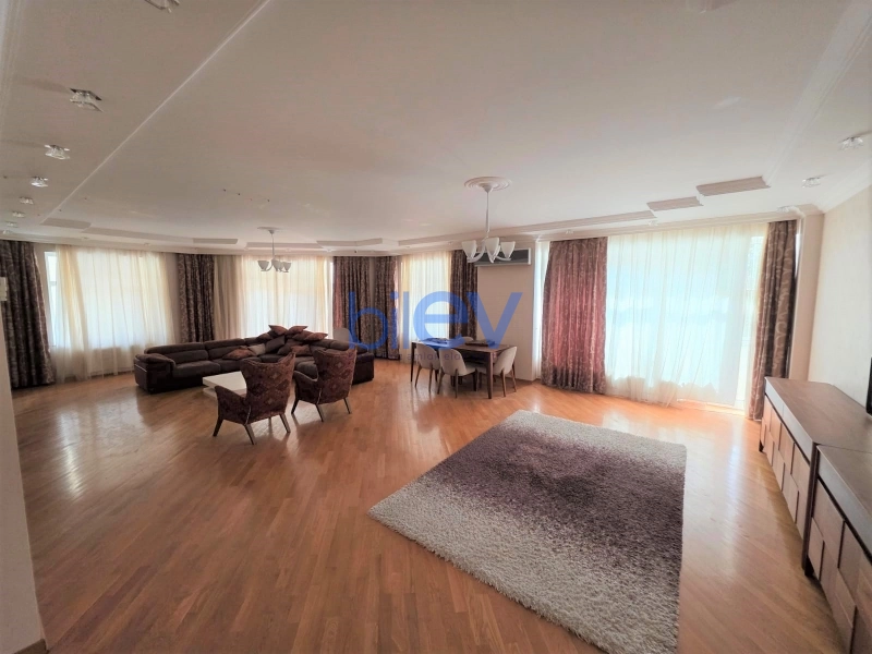 Aylıq Kirayə 5 otaqlı Yeni Tikili bina evi  263m², Bakı