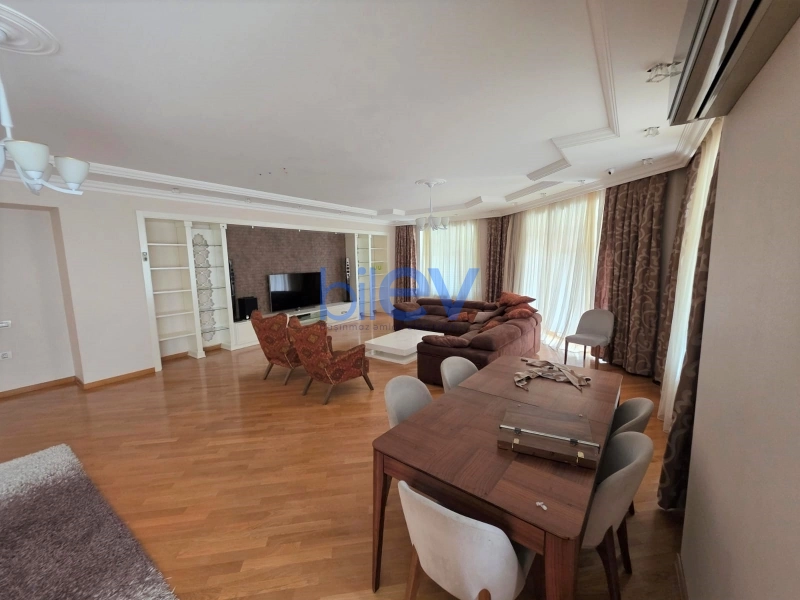 Aylıq Kirayə 5 otaqlı Yeni Tikili bina evi  263m², Bakı