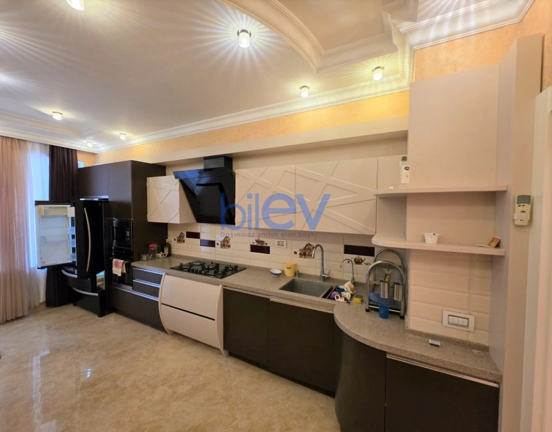 Aylıq Kirayə 5 otaqlı Yeni Tikili bina evi  263m², Bakı