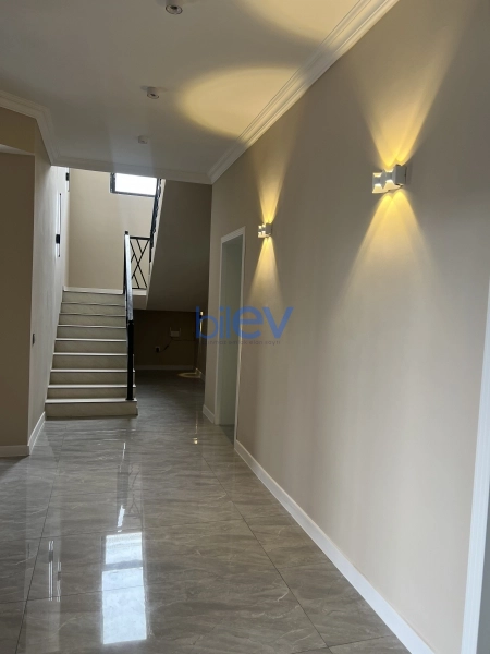 Satış 8 otaqlı Həyət evi  280m², Bakı