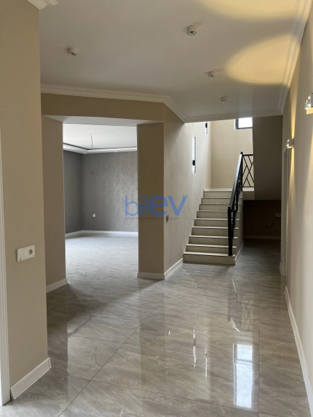 Satış 8 otaqlı Həyət evi  280m², Bakı