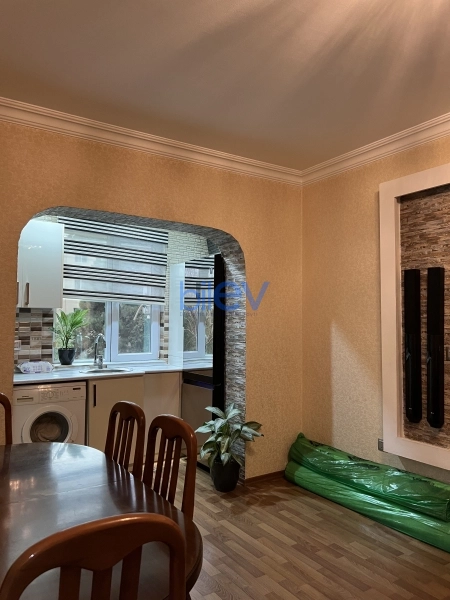 Satış 2 otaqlı Köhnə Tikili bina evi  50m², Bakı