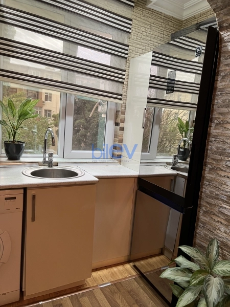Satış 2 otaqlı Köhnə Tikili bina evi  50m², Bakı