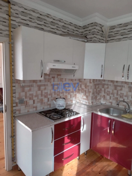 Aylıq Kirayə 2 otaqlı Köhnə Tikili bina evi  65m², Bakı