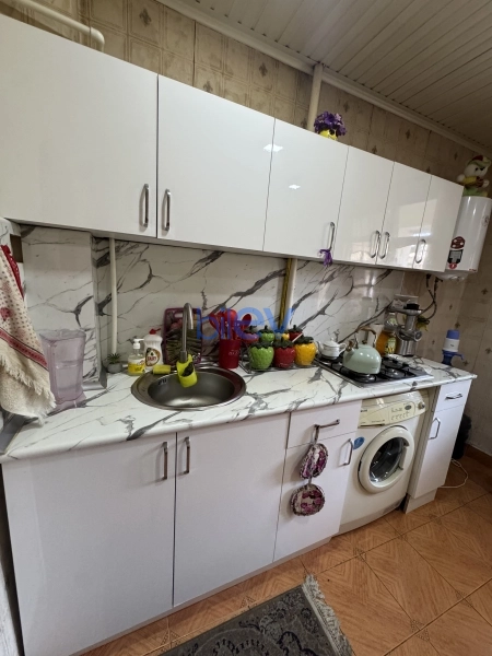 Satış 5 otaqlı Köhnə Tikili bina evi  100m², Bakı