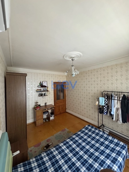 Satış 5 otaqlı Köhnə Tikili bina evi  100m², Bakı
