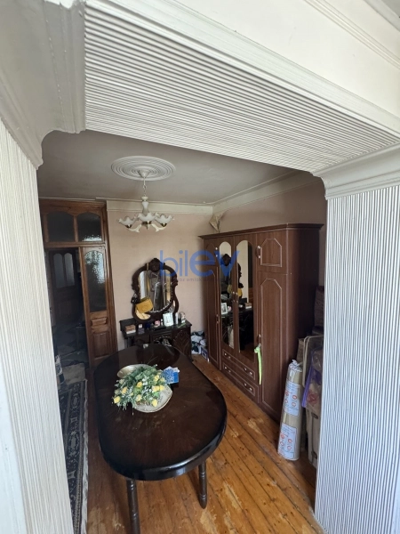 Satış 5 otaqlı Köhnə Tikili bina evi  100m², Bakı