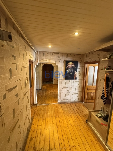 Satış 5 otaqlı Köhnə Tikili bina evi  100m², Bakı