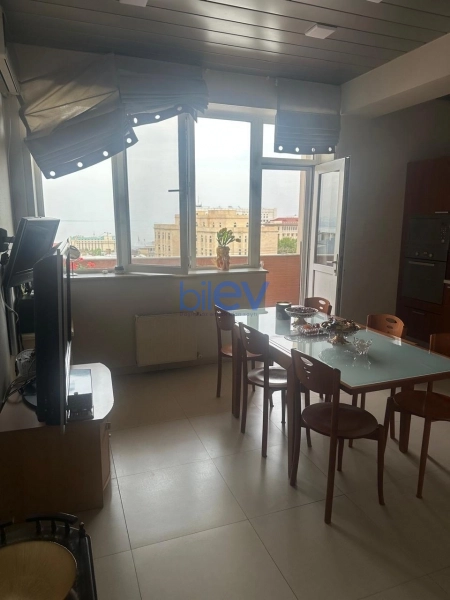 Aylıq Kirayə 5 otaqlı Yeni Tikili bina evi  160m², Bakı