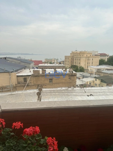 Aylıq Kirayə 5 otaqlı Yeni Tikili bina evi  160m², Bakı