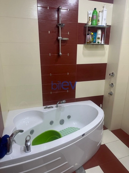 Aylıq Kirayə 5 otaqlı Yeni Tikili bina evi  160m², Bakı