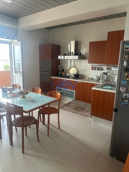 Aylıq Kirayə 5 otaqlı Yeni Tikili bina evi  160m², Bakı