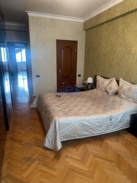 Aylıq Kirayə 5 otaqlı Yeni Tikili bina evi  160m², Bakı