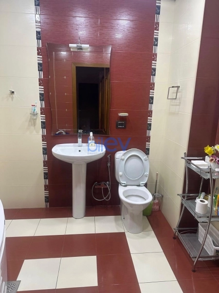 Aylıq Kirayə 5 otaqlı Yeni Tikili bina evi  160m², Bakı