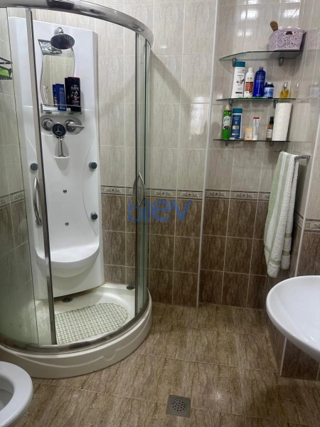 Aylıq Kirayə 5 otaqlı Yeni Tikili bina evi  160m², Bakı