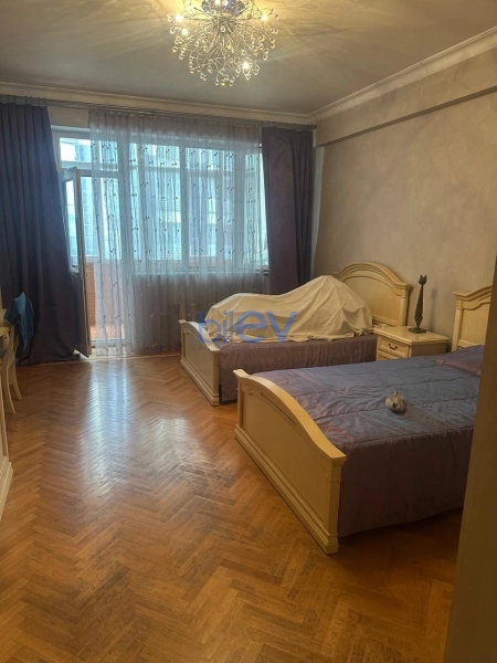 Aylıq Kirayə 5 otaqlı Yeni Tikili bina evi  160m², Bakı
