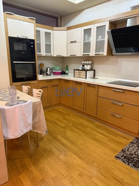 Aylıq Kirayə 4 otaqlı Yeni Tikili bina evi  191m², Bakı