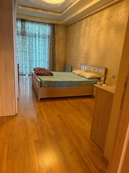 Aylıq Kirayə 4 otaqlı Yeni Tikili bina evi  191m², Bakı