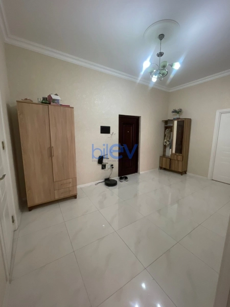 Aylıq Kirayə 3 otaqlı Yeni Tikili bina evi  98m², Bakı