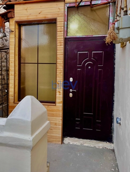 Aylıq Kirayə 3 otaqlı Köhnə Tikili bina evi  80m², Bakı