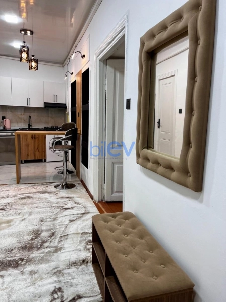 Aylıq Kirayə 3 otaqlı Köhnə Tikili bina evi  80m², Bakı