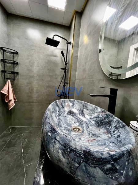 Aylıq Kirayə 3 otaqlı Köhnə Tikili bina evi  80m², Bakı