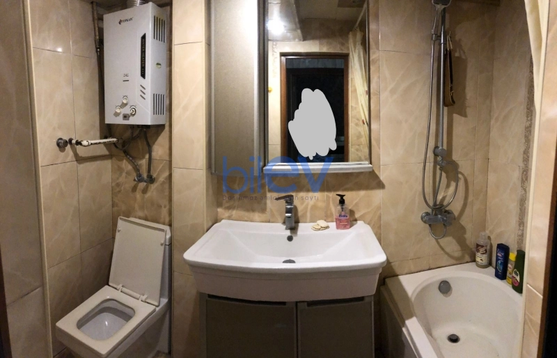 Satış 3 otaqlı Köhnə Tikili bina evi  75m², Bakı