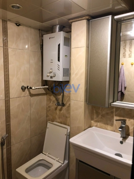Satış 3 otaqlı Köhnə Tikili bina evi  75m², Bakı