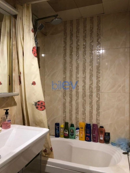 Satış 3 otaqlı Köhnə Tikili bina evi  75m², Bakı