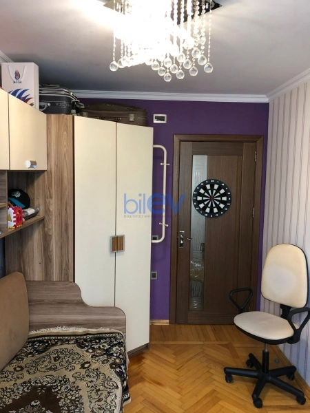 Satış 3 otaqlı Köhnə Tikili bina evi  75m², Bakı