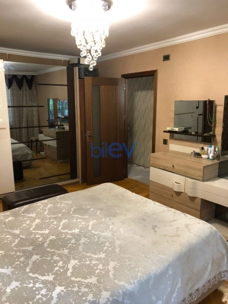 Satış 3 otaqlı Köhnə Tikili bina evi  75m², Bakı