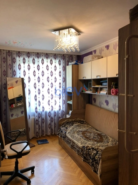 Satış 3 otaqlı Köhnə Tikili bina evi  75m², Bakı