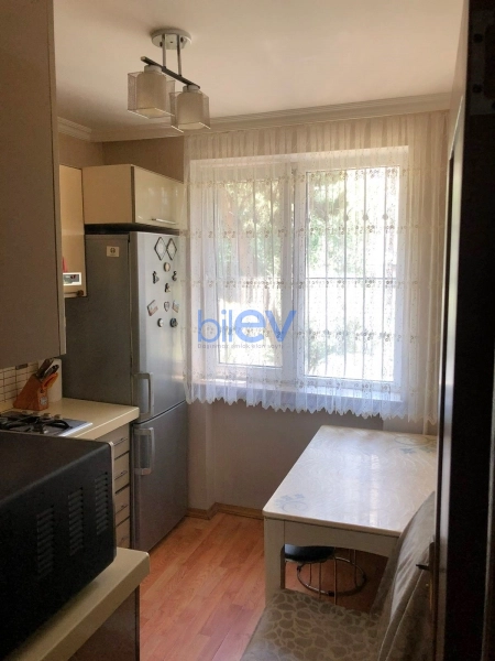 Satış 3 otaqlı Köhnə Tikili bina evi  75m², Bakı
