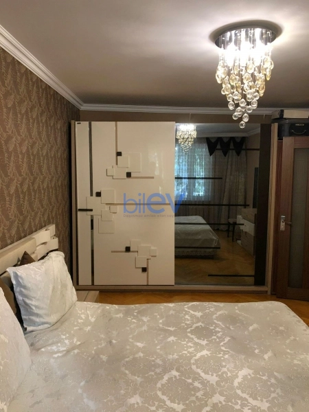 Satış 3 otaqlı Köhnə Tikili bina evi  75m², Bakı