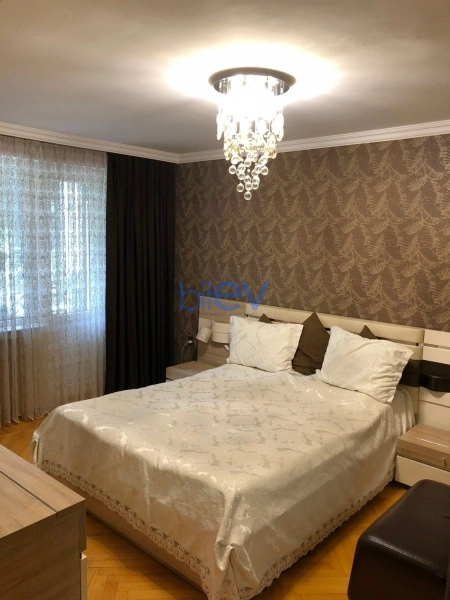 Satış 3 otaqlı Köhnə Tikili bina evi  75m², Bakı