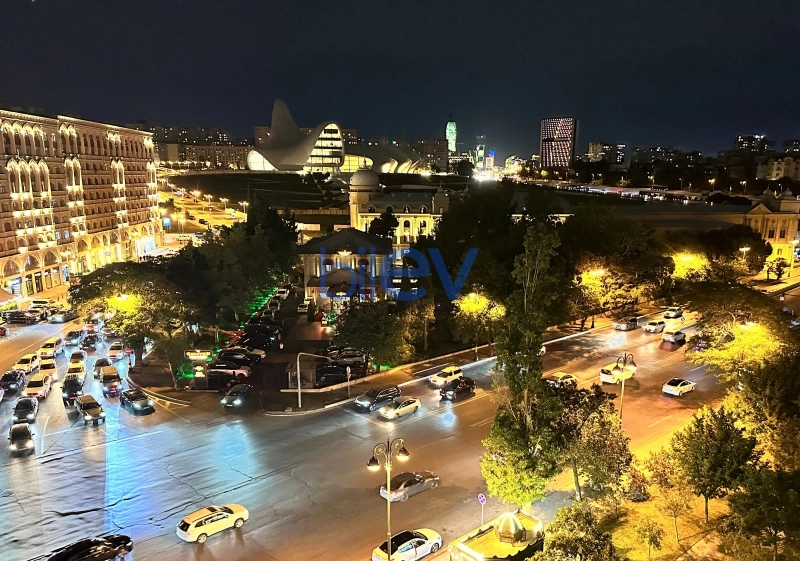 Aylıq Kirayə 3 otaqlı Yeni Tikili bina evi  145m², Bakı