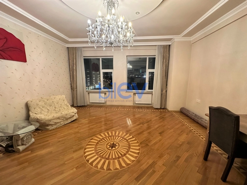 Aylıq Kirayə 3 otaqlı Yeni Tikili bina evi  145m², Bakı