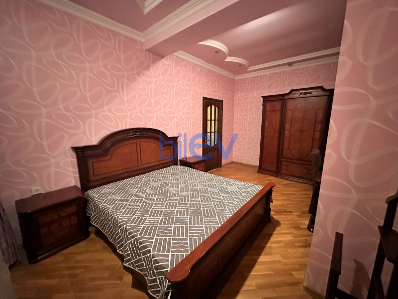 Aylıq Kirayə 3 otaqlı Yeni Tikili bina evi  145m², Bakı