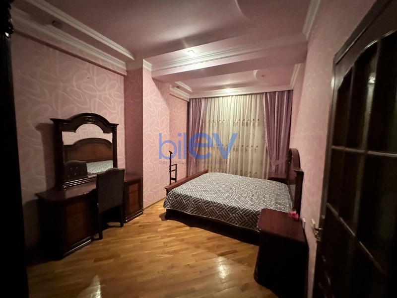 Aylıq Kirayə 3 otaqlı Yeni Tikili bina evi  145m², Bakı