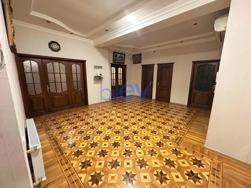 Aylıq Kirayə 3 otaqlı Yeni Tikili bina evi  145m², Bakı