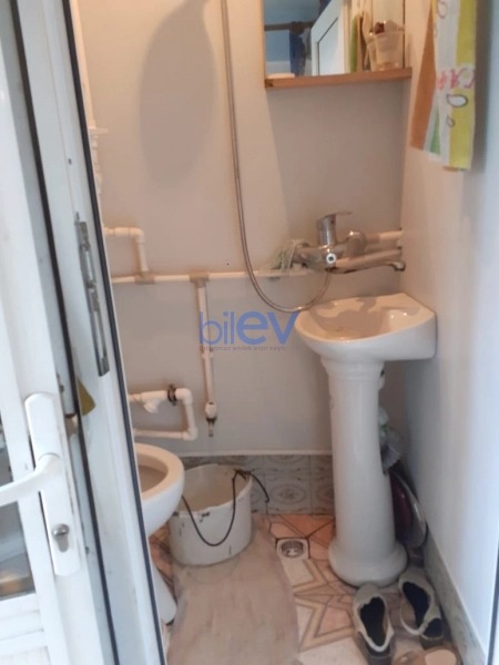 Satış 2 otaqlı Köhnə Tikili bina evi  30m², Bakı